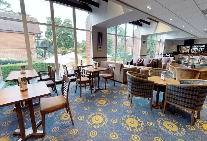 リゾートホテル Macdonald Elmers Court