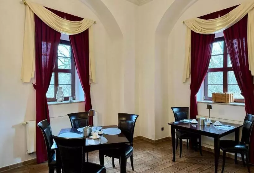 酒店 Schloss Schkopau