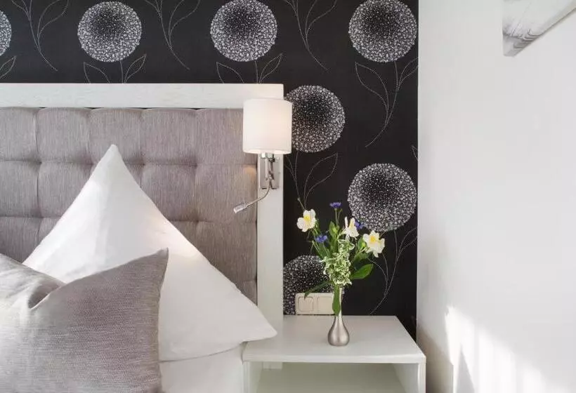 Hafenhotel Pommernyacht