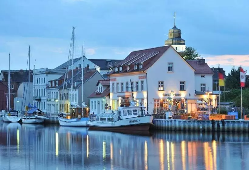 Hafenhotel Pommernyacht