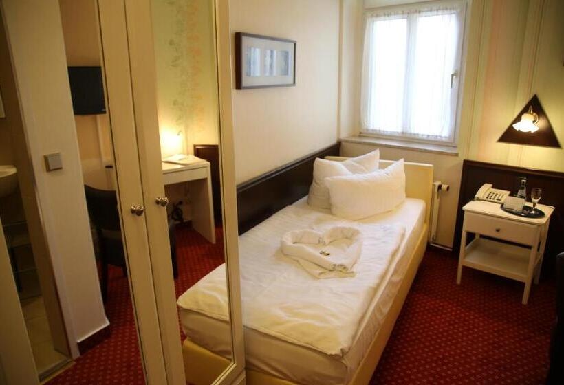 هتل Alt Connewitz