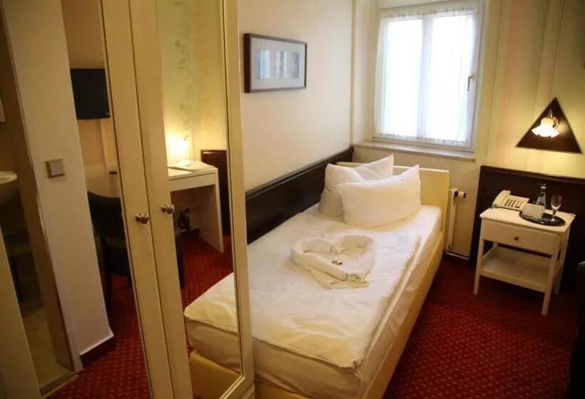 هتل Alt Connewitz