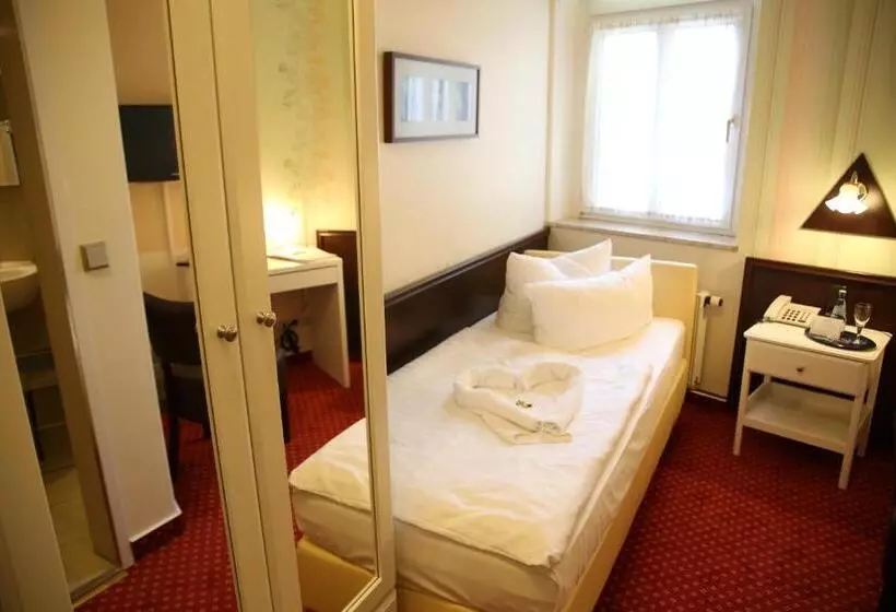 هتل Alt Connewitz