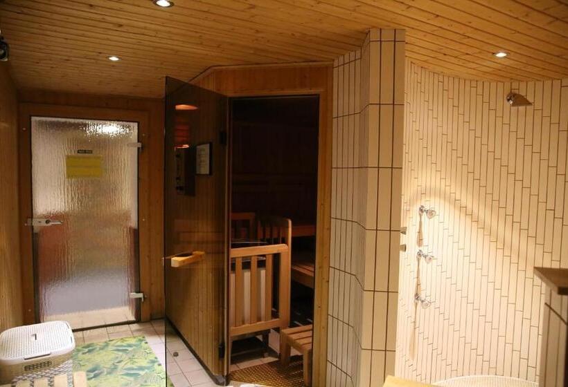 هتل Alt Connewitz