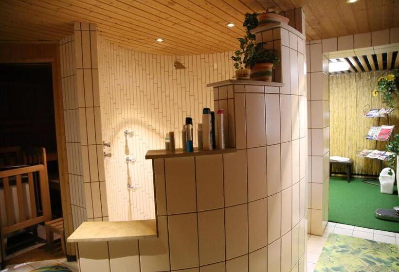 هتل Alt Connewitz