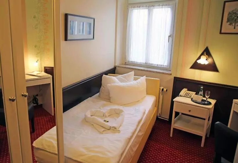 هتل Alt Connewitz