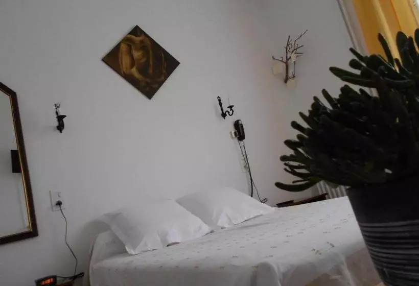 ホテル Au Bon Accueil