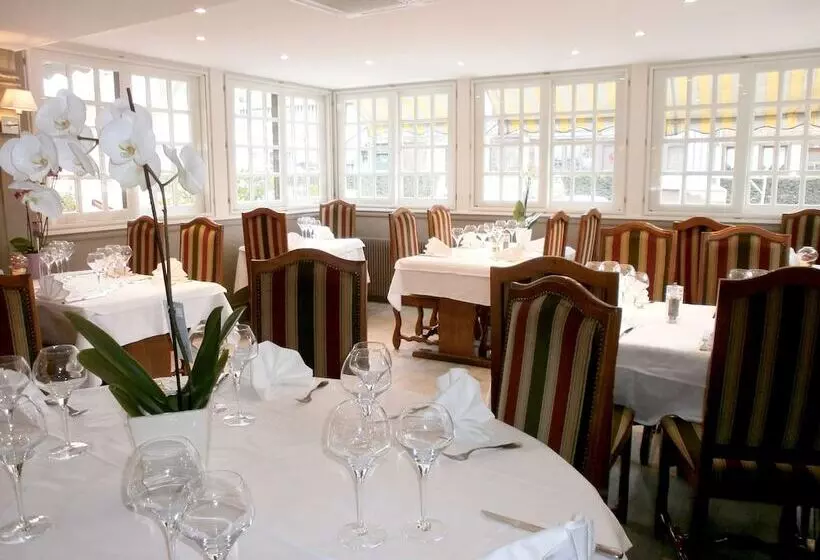 Отель Auberge Du Cheval Blanc