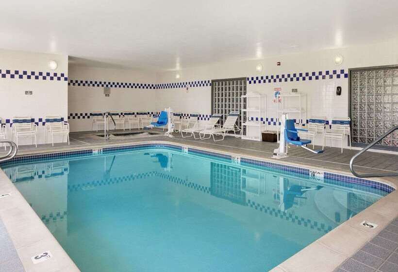 Отель Baymont By Wyndham Golden/red Rocks