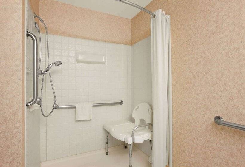 Отель Baymont By Wyndham Golden/red Rocks