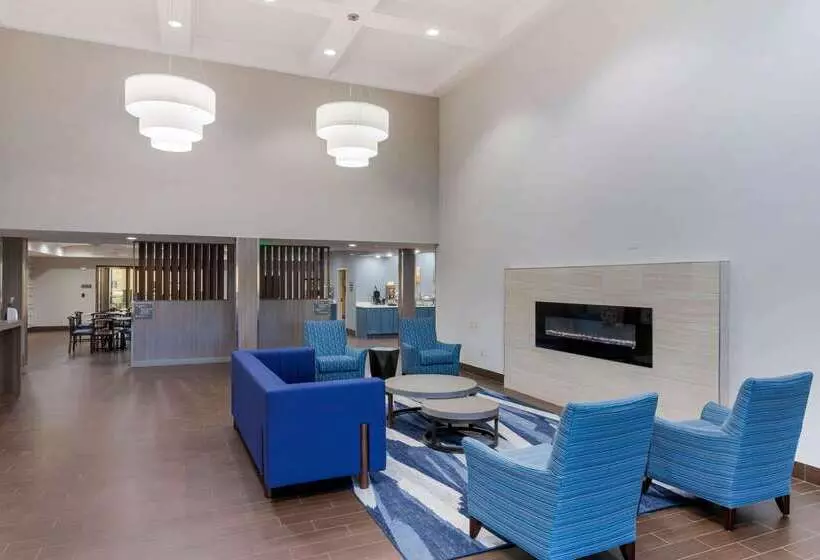 هتل Comfort Inn & Suites Hot Springs Midtown