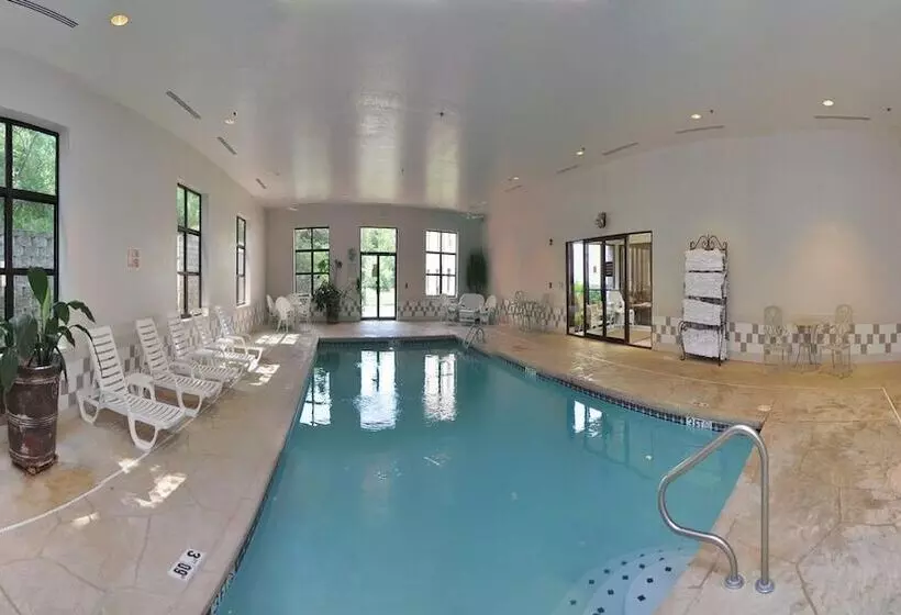 هتل Comfort Inn & Suites Hot Springs Midtown