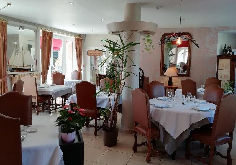 هتل De Bretagne Dol Centre Ville