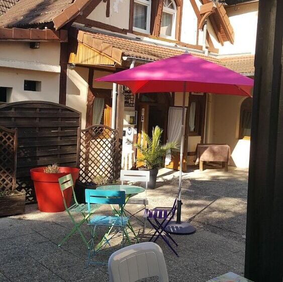 בית מלון כפרי Doubs Rivage