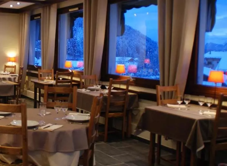 هتل Hôtel Les Glaïeuls