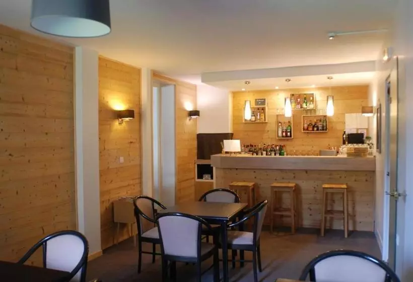 هتل Hôtel Les Glaïeuls