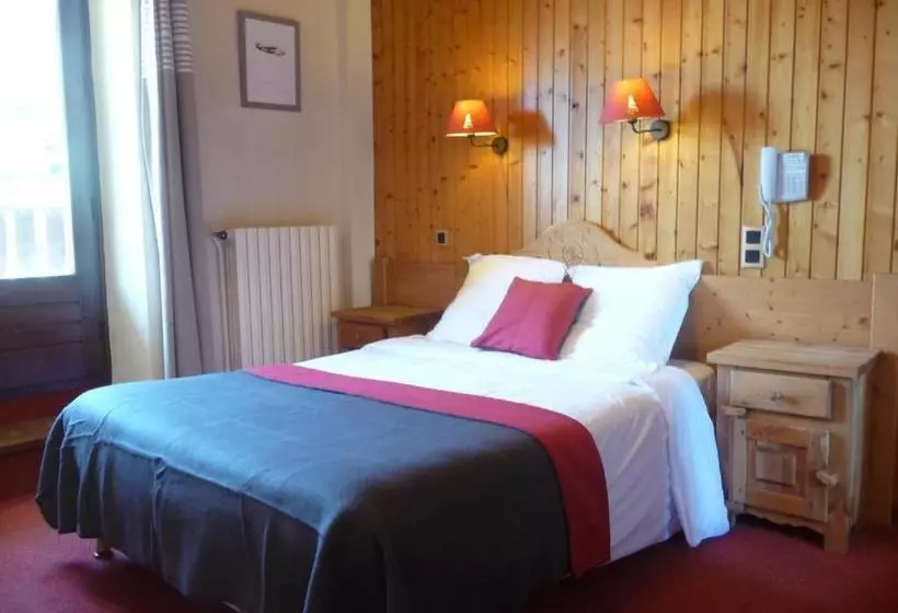 هتل Hôtel Les Glaïeuls