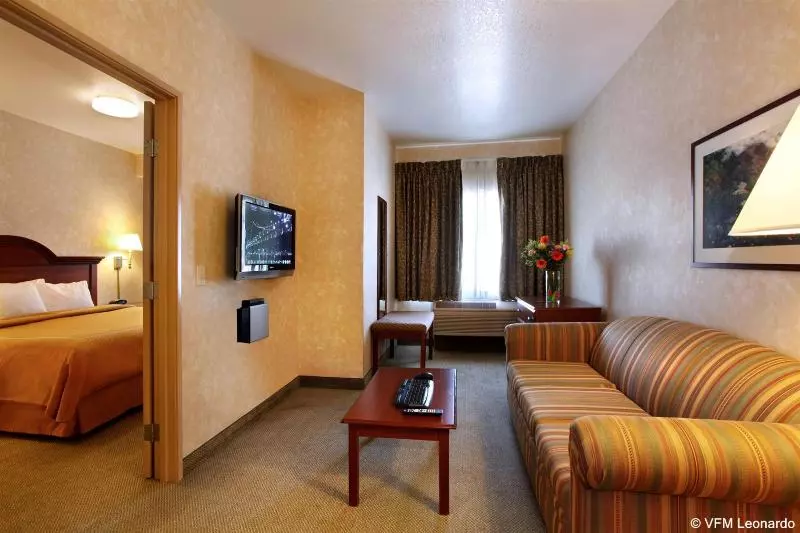 호텔 Holiday Inn Express & Suites Lake Forest By Ihg