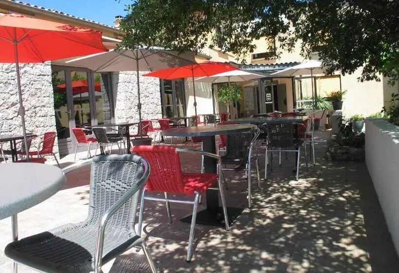 Отель Hôtel Les Persèdes