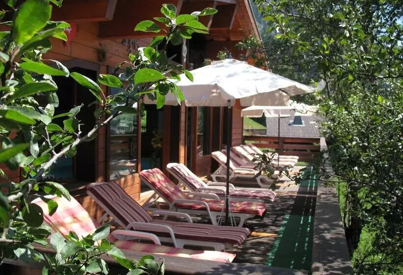 Отель Hôtel Les Triolets