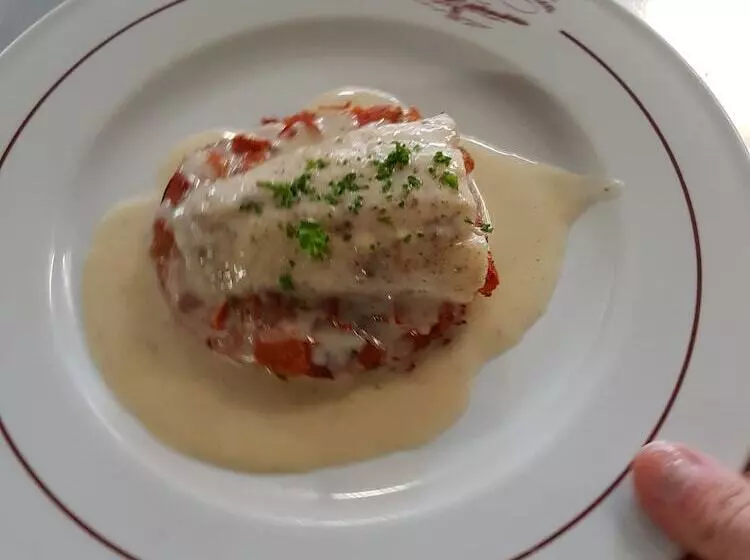 Отель Hôtel Restaurant Le Moulin Du Plain