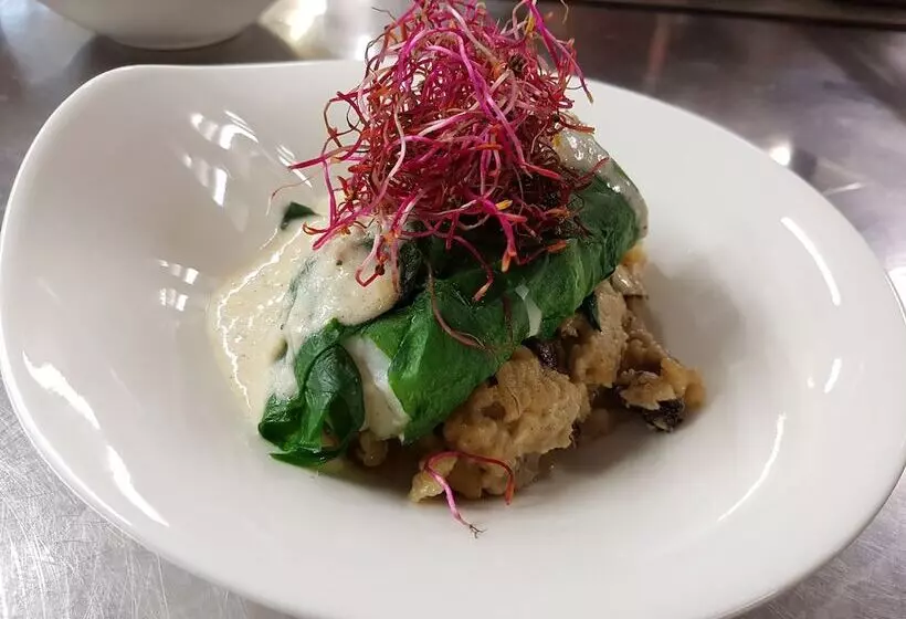 Отель Hôtel Restaurant Le Moulin Du Plain