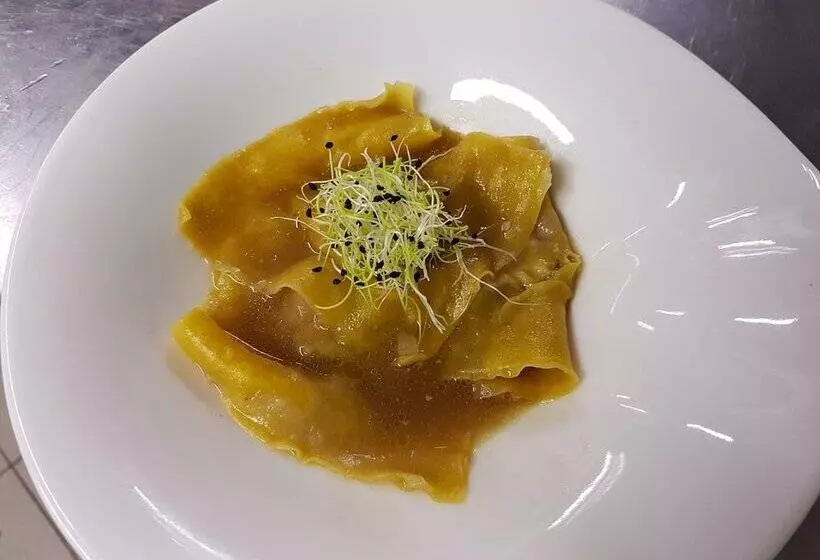 Отель Hôtel Restaurant Le Moulin Du Plain