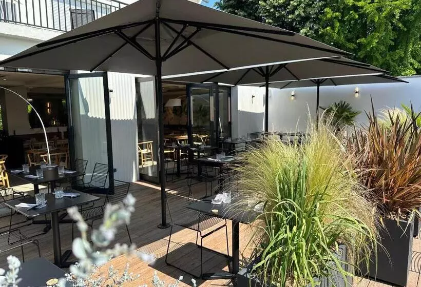 ホテル Logis Hôtel & Restaurant Le Vert Bocage