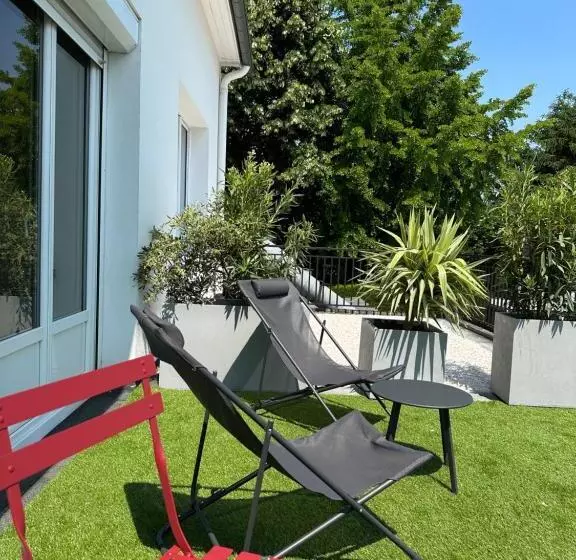 ホテル Logis Hôtel & Restaurant Le Vert Bocage