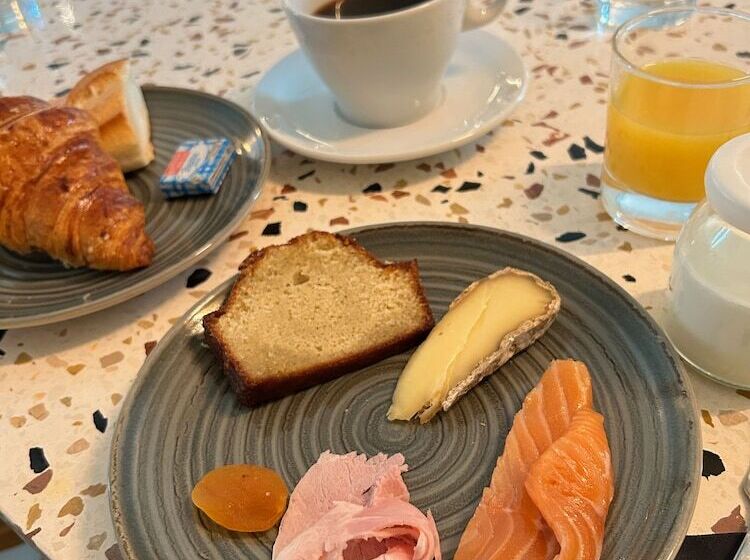 هتل Logis Hôtel & Restaurant Le Vert Bocage