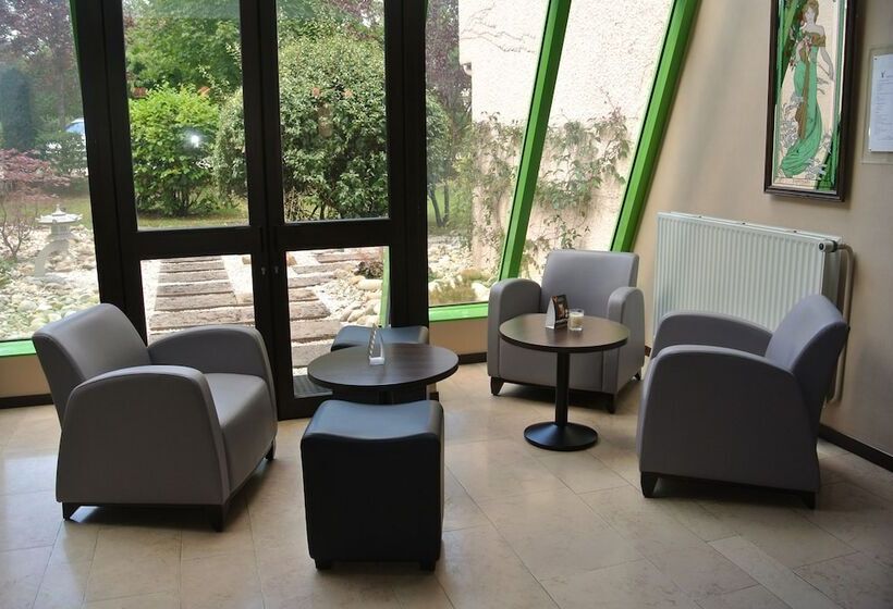 ホテル The Originals City, Hôtel Castel Burgond, Dijon Ouest