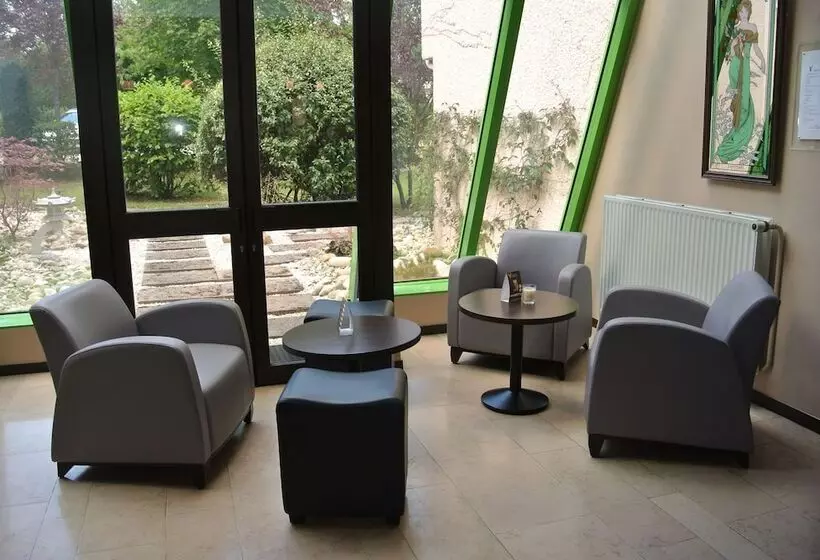 Отель The Originals City, Hôtel Castel Burgond, Dijon Ouest