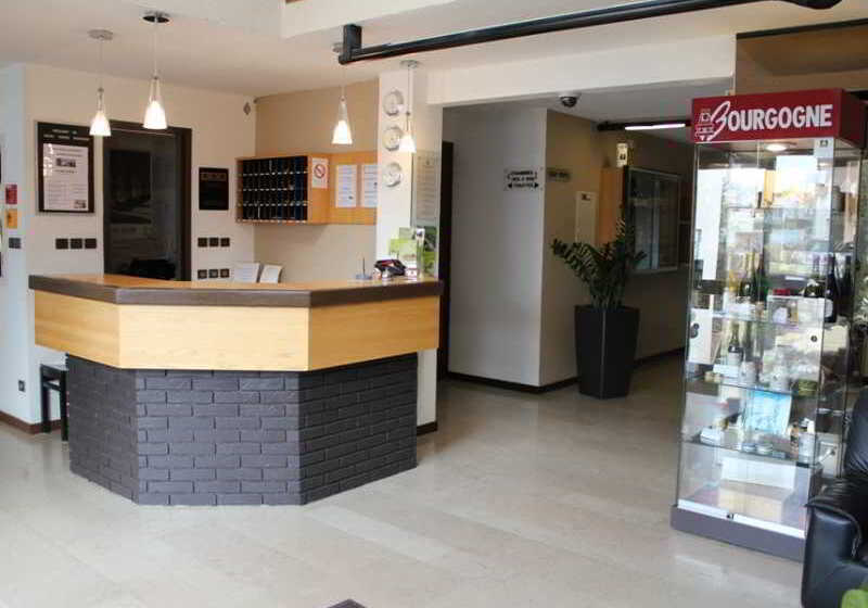 ホテル The Originals City, Hôtel Castel Burgond, Dijon Ouest