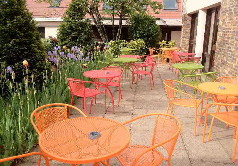 ホテル The Originals City, Hôtel Castel Burgond, Dijon Ouest