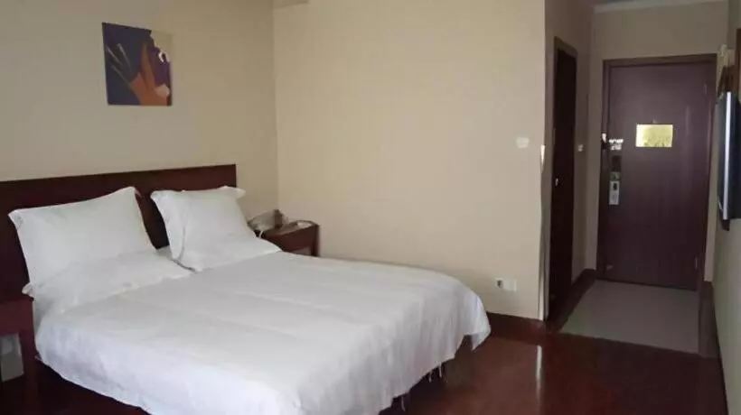 Hotelli Greentree Inn Yixing Zhangzhu Express