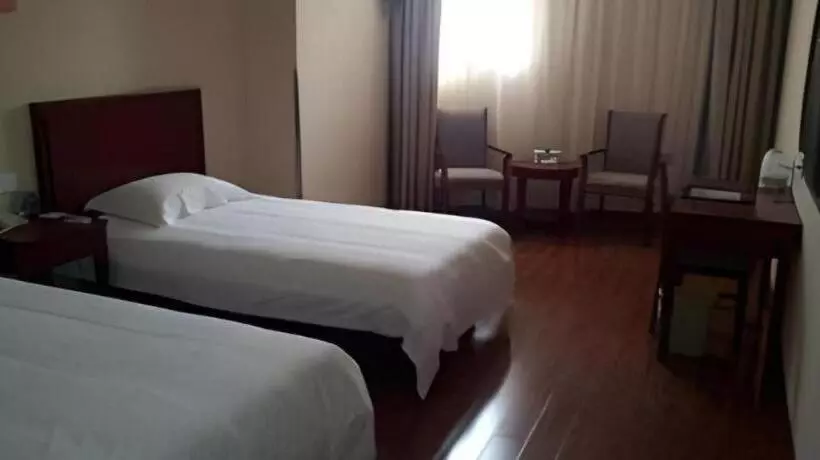 Hotelli Greentree Inn Yixing Zhangzhu Express