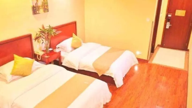 Hotelli Greentree Inn Yixing Zhangzhu Express