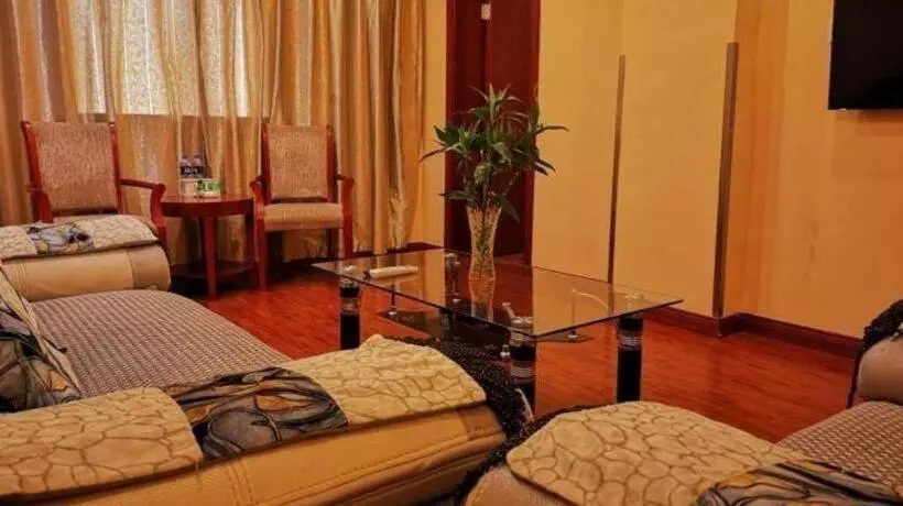 Hotelli Greentree Inn Yixing Zhangzhu Express