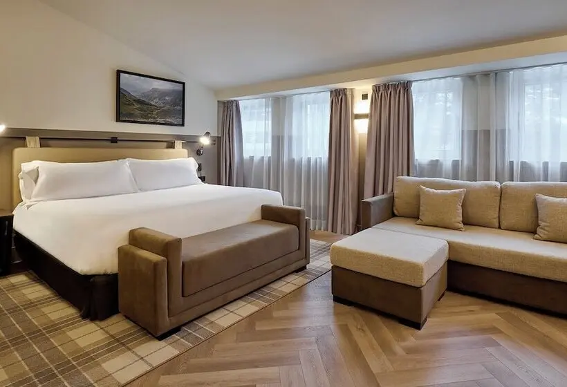 هتل Casa Serras Andorra