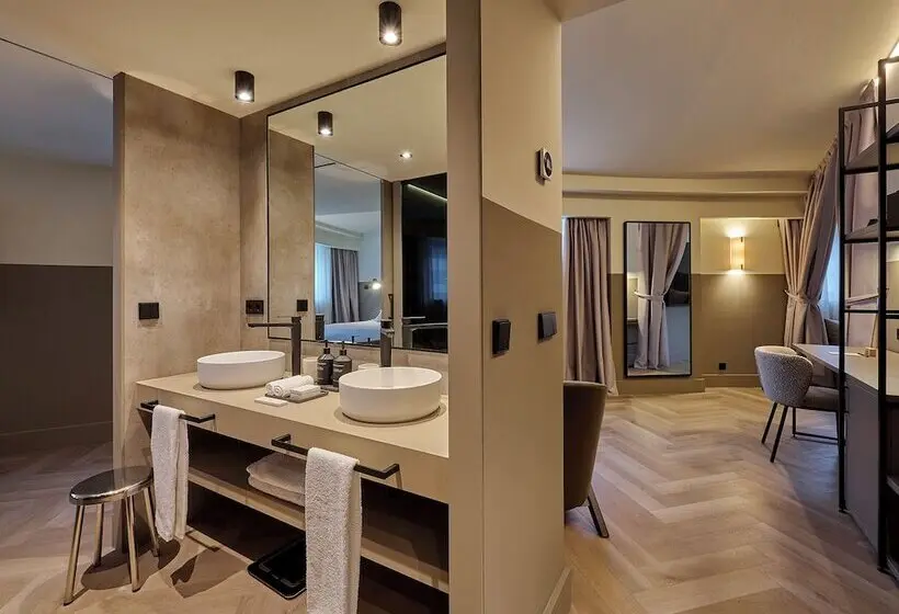 هتل Casa Serras Andorra