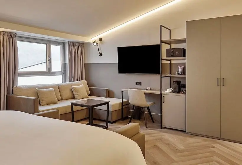 هتل Casa Serras Andorra