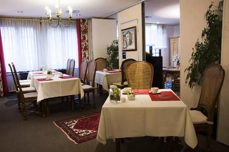 فندق Hostellerie Saint Florent