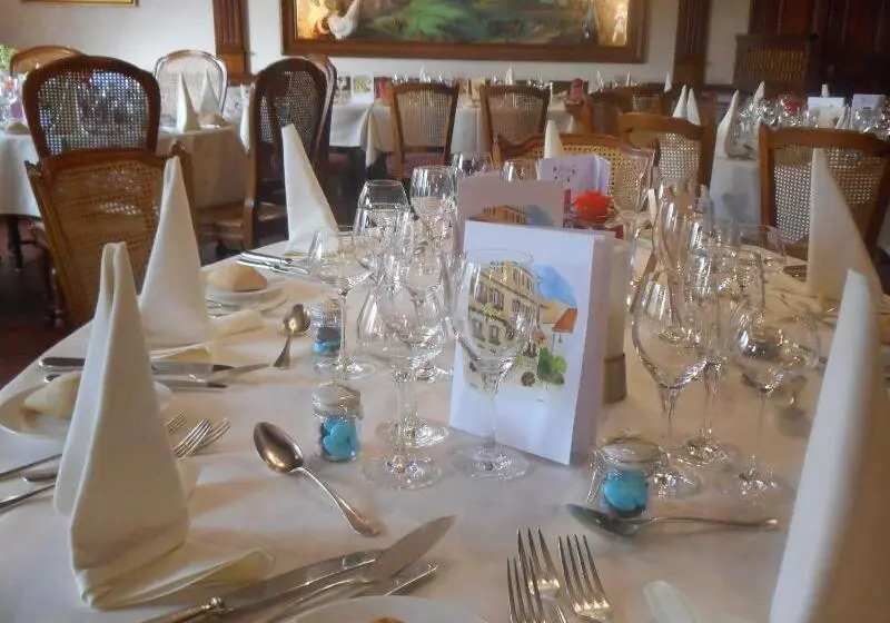 فندق Hostellerie Saint Florent