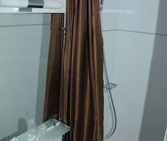 فندق Hôtel Patio Brancion