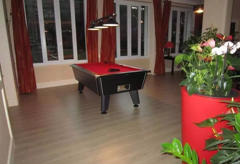 فندق Le Castelet