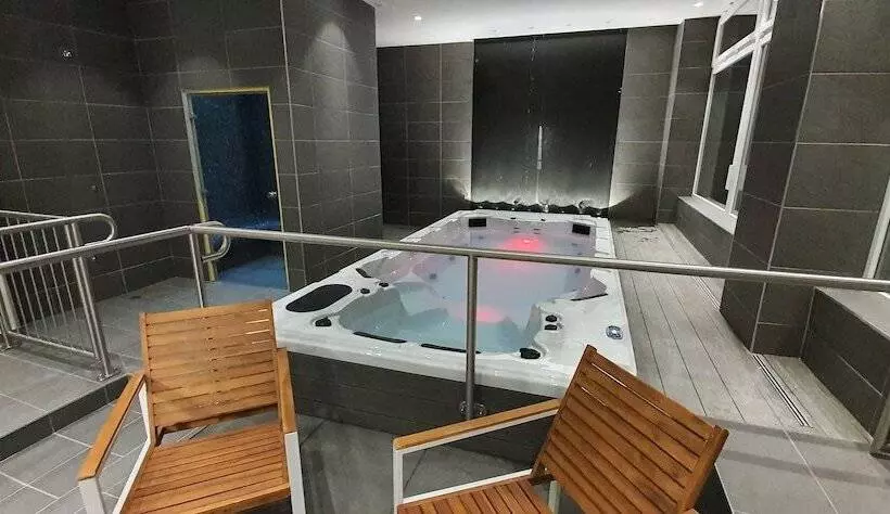 فندق Le Castelet