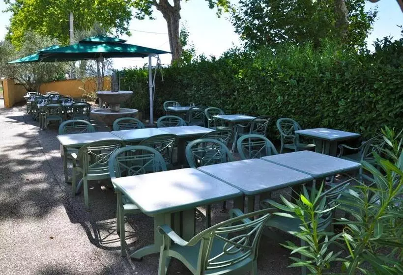 בית מלון כפרי Le Provence