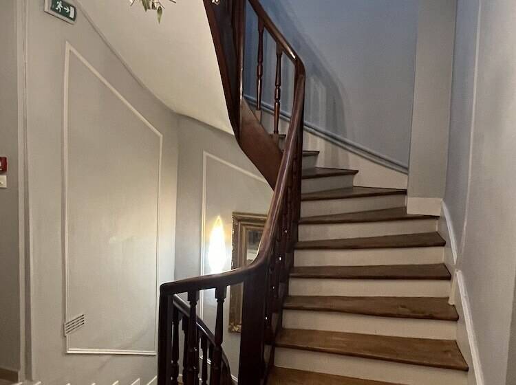 هتل Le Roi Gourmand