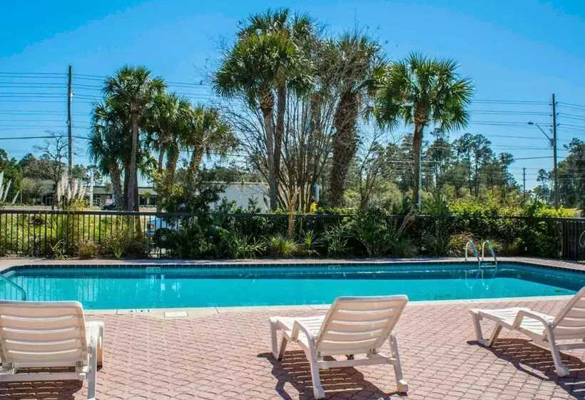 בית מלון כפרי Quality Inn