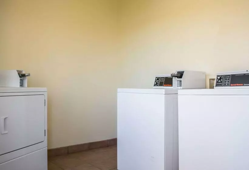 בית מלון כפרי Quality Inn